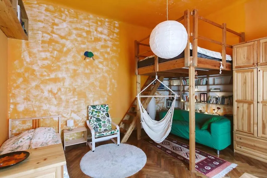 Ping Pong Apartment location